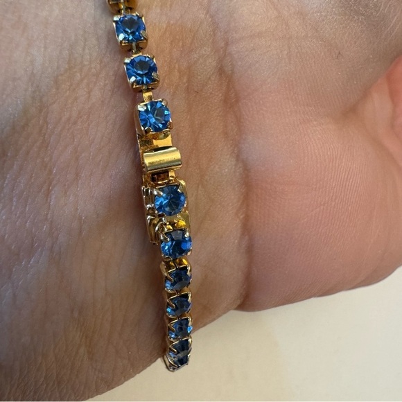 Vintage Blue Monet Signed & Unbranded Clear Tennis Bracelet Gold Tone Set - Picture 10 of 15